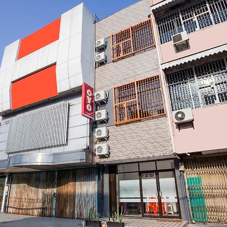 Oyo 2720 Sutomo Inn ميدان المظهر الخارجي الصورة