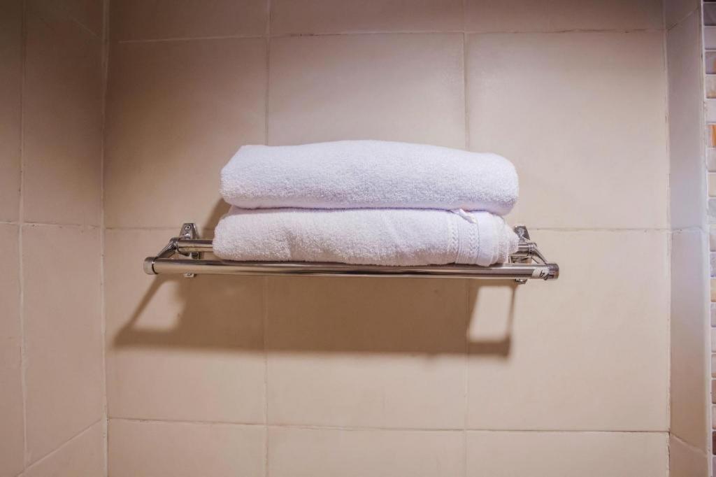 Oyo 2720 Sutomo Inn ميدان المظهر الخارجي الصورة