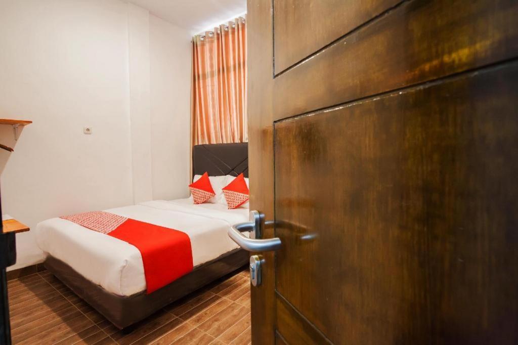 Oyo 2720 Sutomo Inn ميدان المظهر الخارجي الصورة