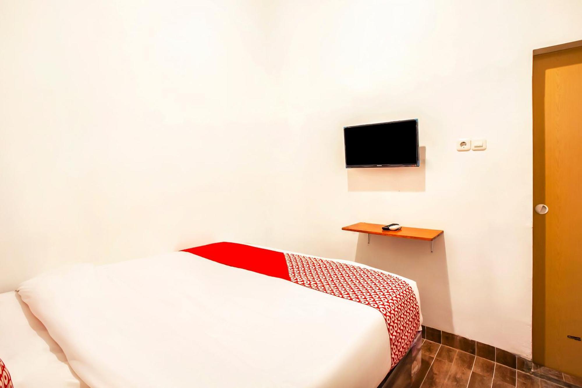 Oyo 2720 Sutomo Inn ميدان المظهر الخارجي الصورة