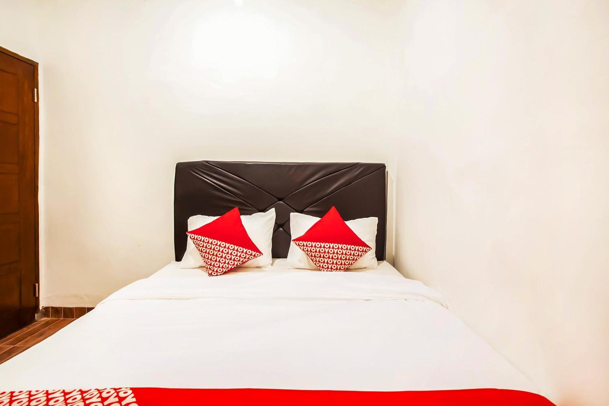 Oyo 2720 Sutomo Inn ميدان المظهر الخارجي الصورة