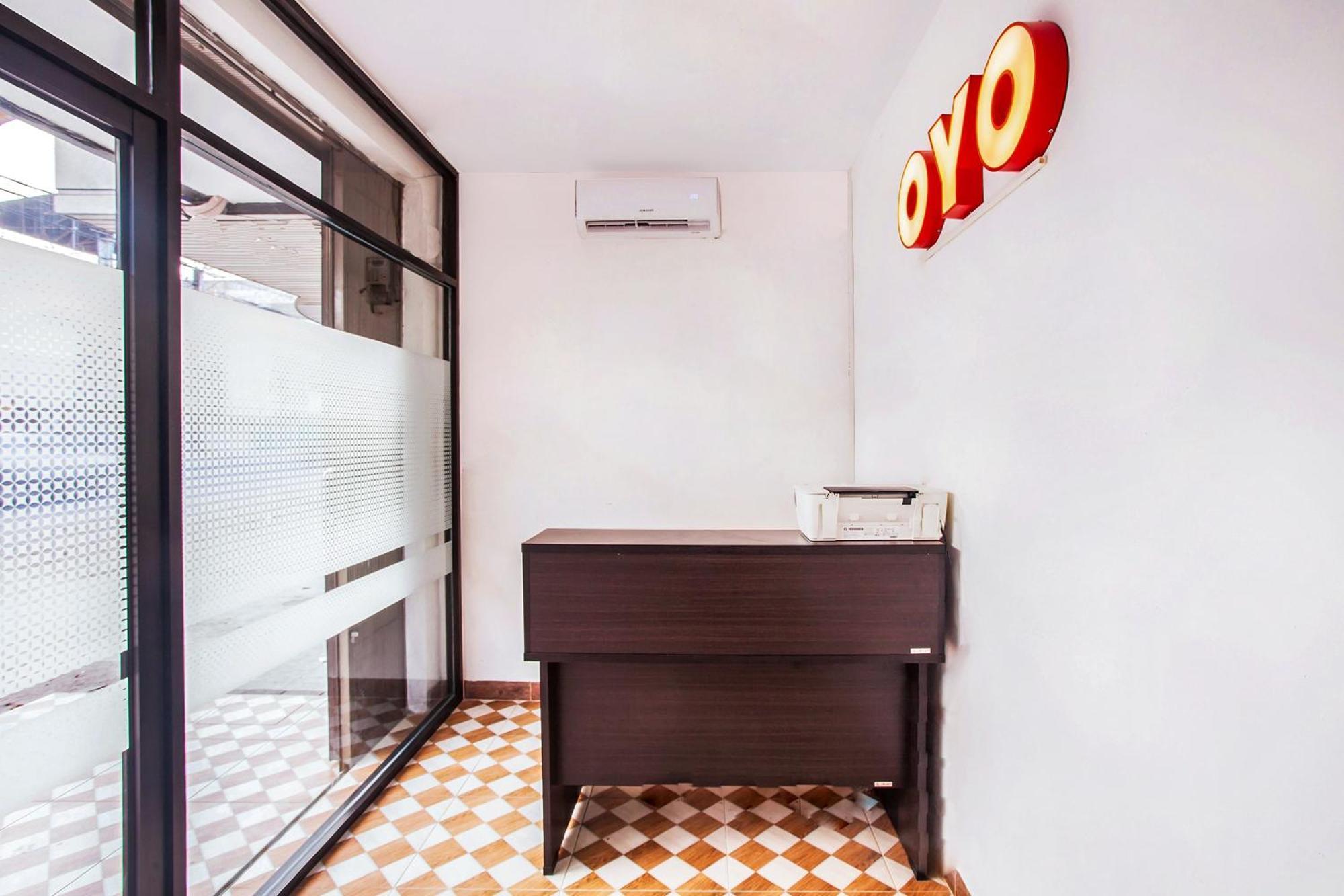 Oyo 2720 Sutomo Inn ميدان المظهر الخارجي الصورة